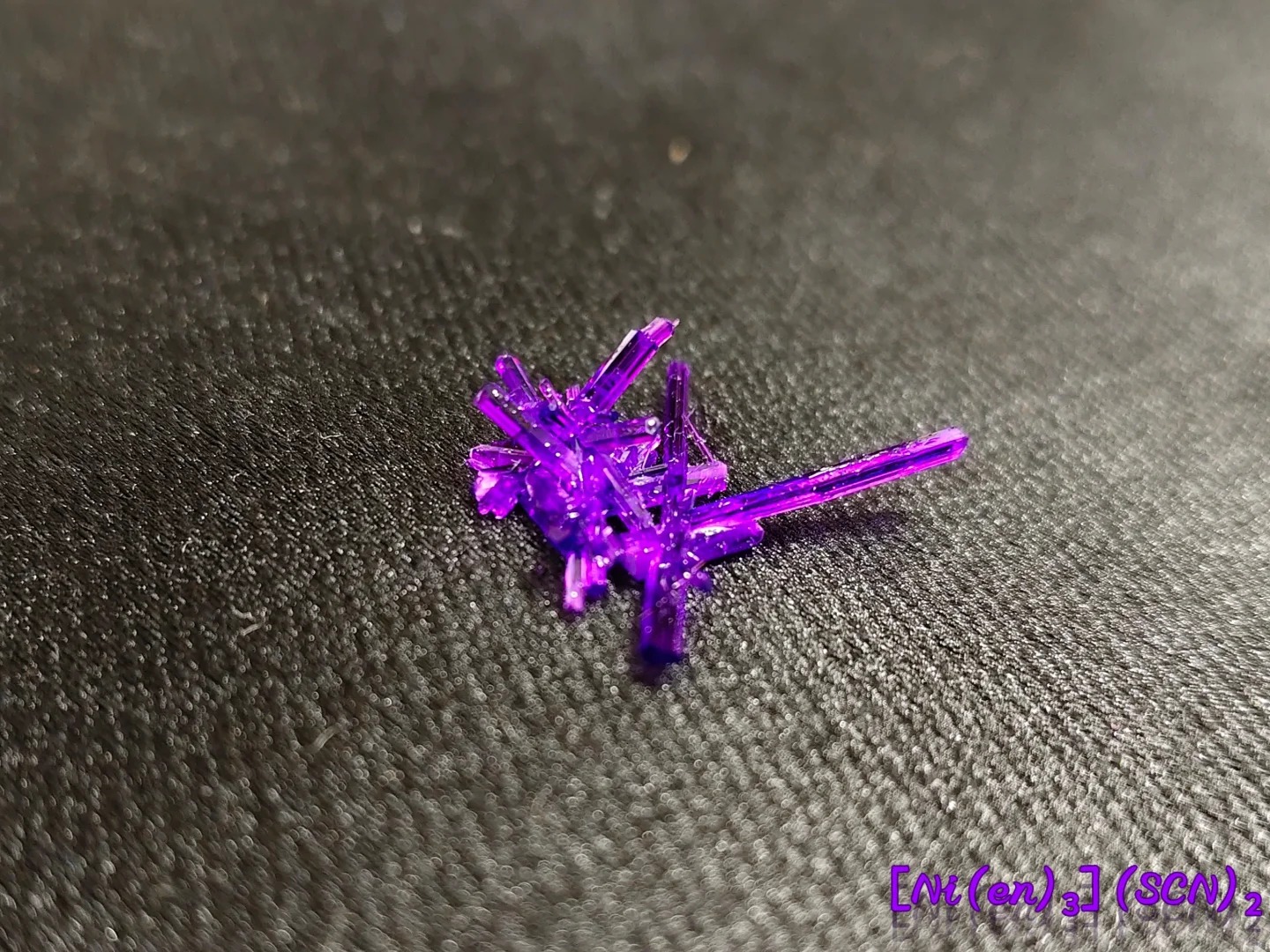 硫氰酸三乙二胺合镍